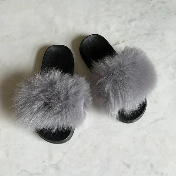 Fur flip-flops 💜. Size 6 - Picture 1 of 8